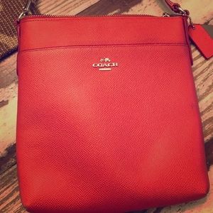 Perfect condition leather and a great fall purse!